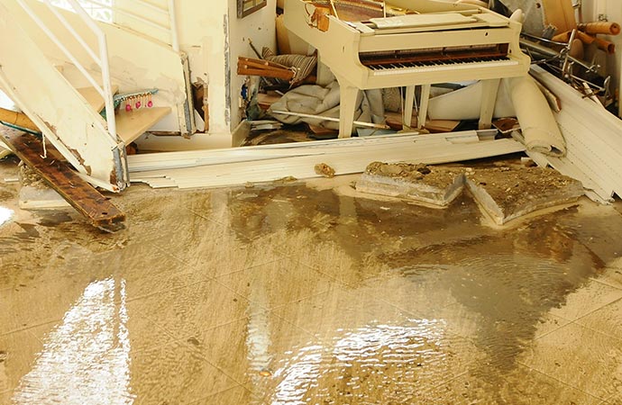 Floor Water Damage Restoration in Farmington Hills & Commerce